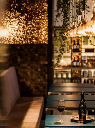 T raum inhalt burnos bistro