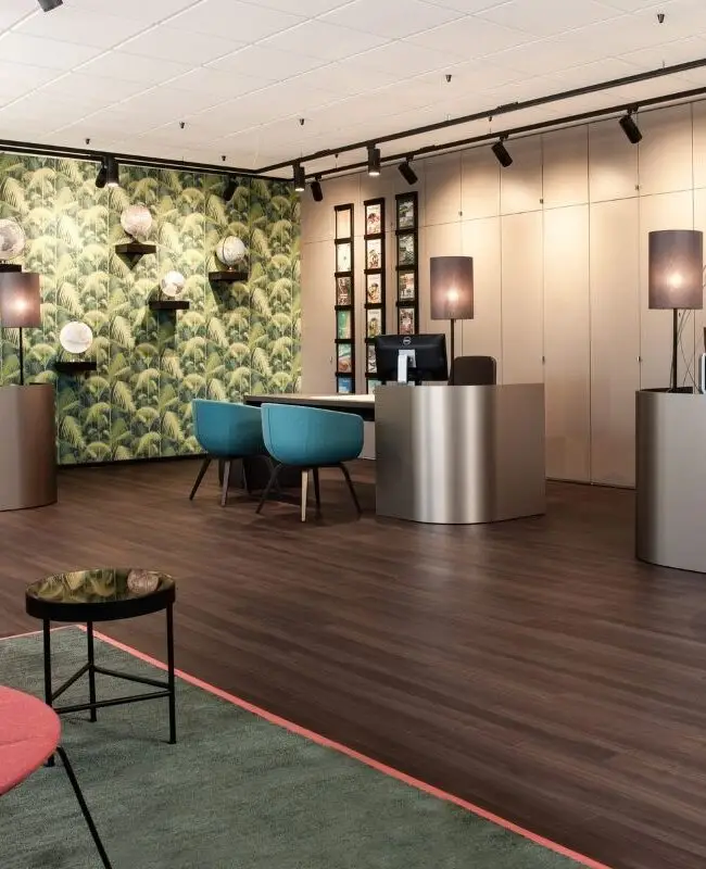 2 raum und inhalt innenarchitektur reisebüro merican q